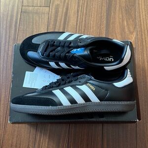 NEW Adidas Samba Adv Black and White Sneakers Men’s size 5 Women’s size 6